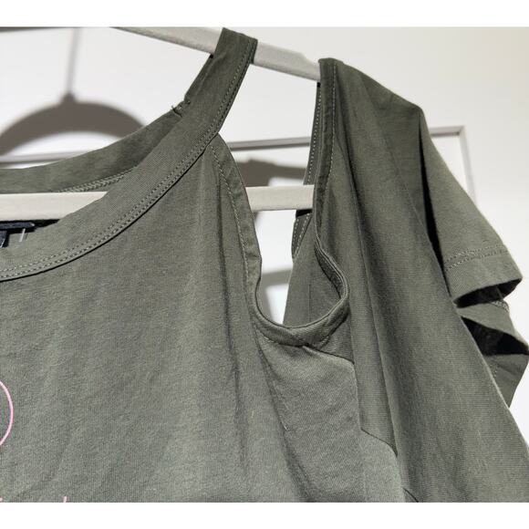 NWT TORRID Olive Green Graphic Print Cold Shoulder Short Sleeve Women's Sz 3 - Picture 3 of 8